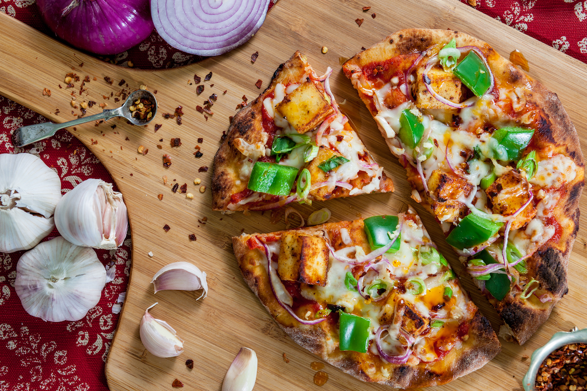 naan-paneer-onion-and-pepper-pizza