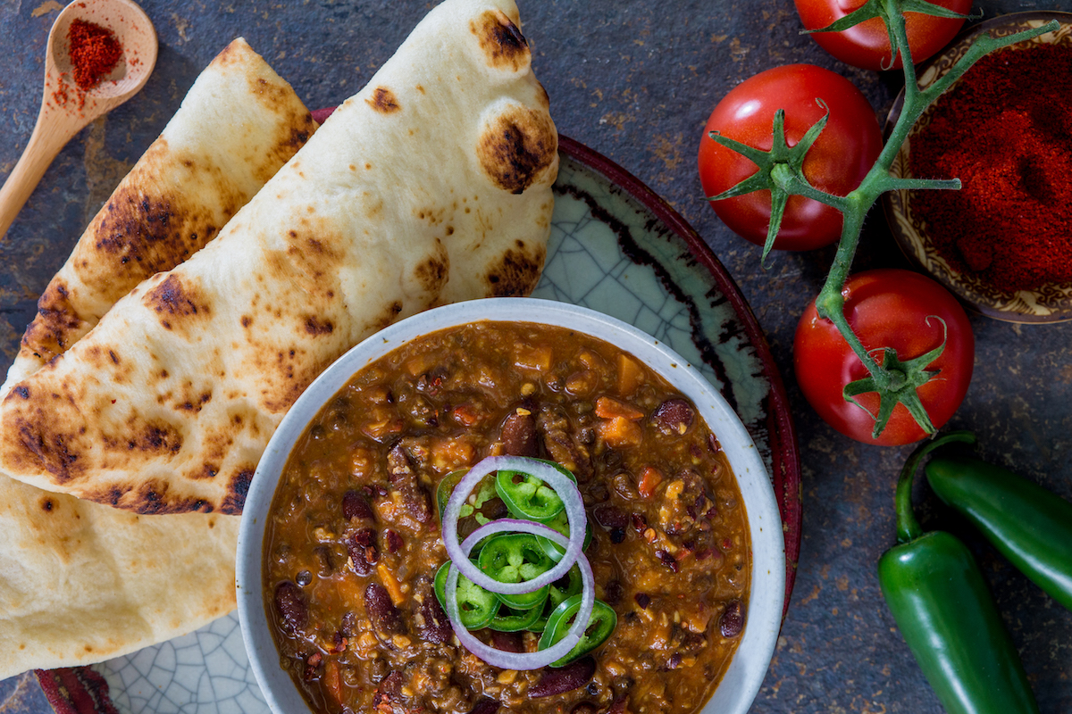 naan-with-vegetarian-indian-style-chili